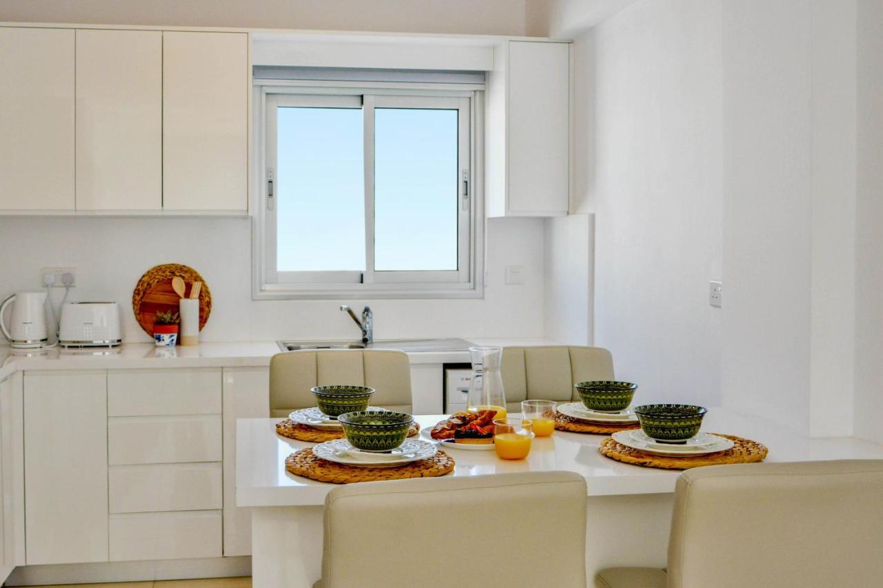 Апартаменти Phaedrus Living: Seaside Luxury Flat Lighthouse 67 Пафос Екстер'єр фото